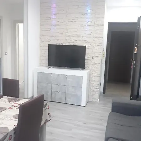 Elegant In 70 M² With Sea View Torre Melissa