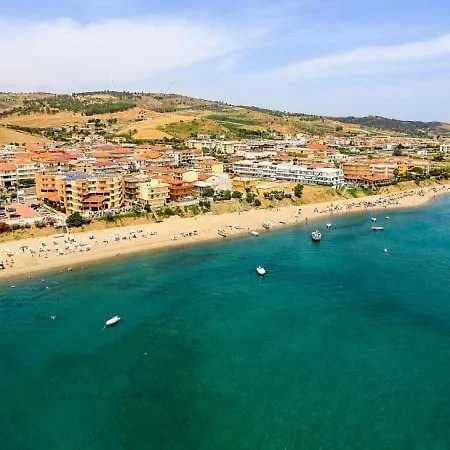 Elegant In 70 M² With Sea View Torre Melissa